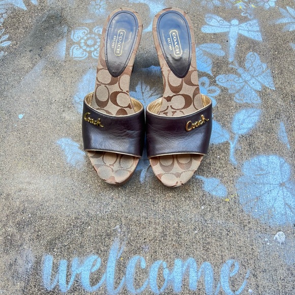 The best Coach Mule shoes you didn’t know you have to own!! - Picture 5 of 5